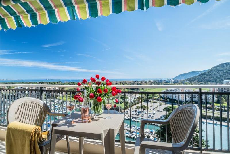 Comfort Aparthotel Mandelieu La Napoule Village Kültér fotó